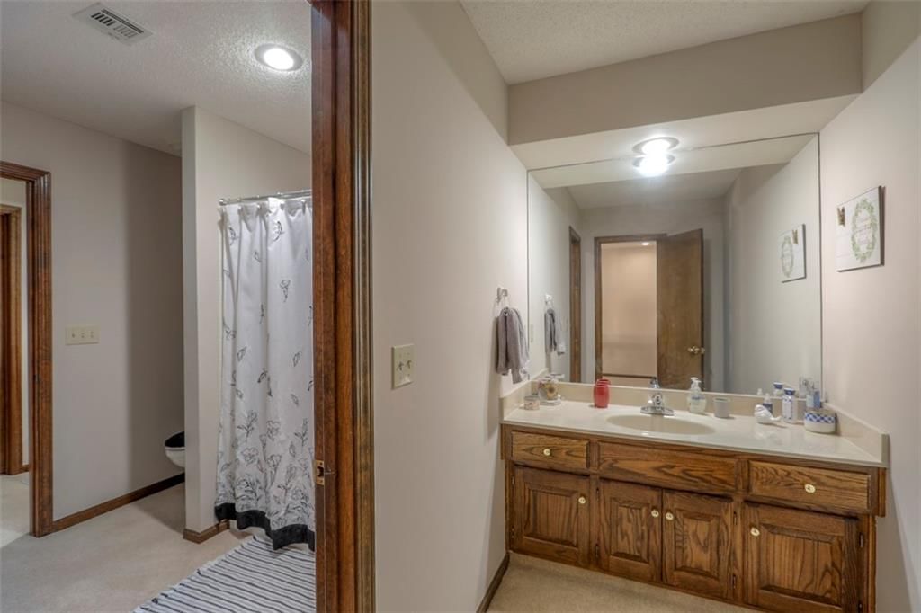 Photo 33 of 39 - 8313 W 120th Street