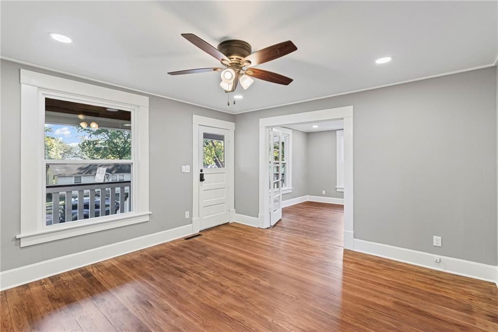 302 S Elm Street — photo 6
