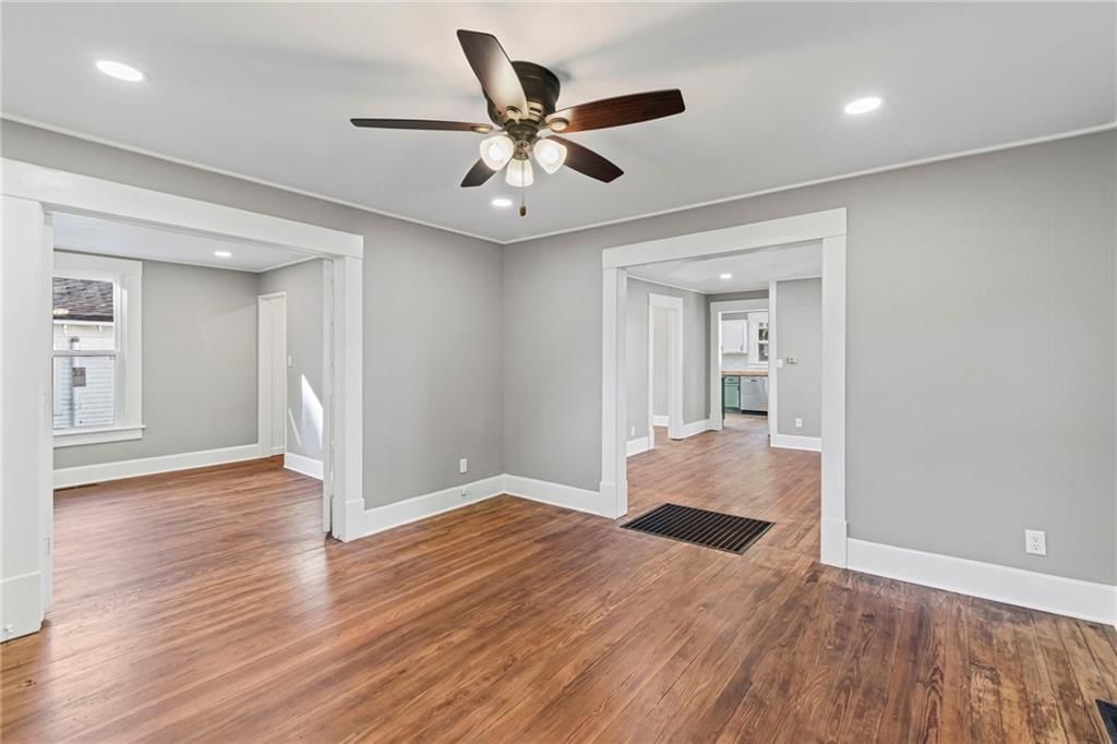 302 S Elm Street — photo 7