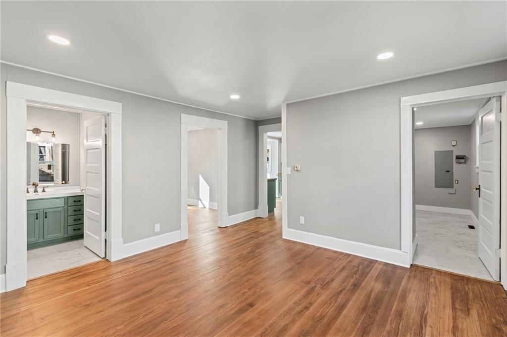 302 S Elm Street — photo 10