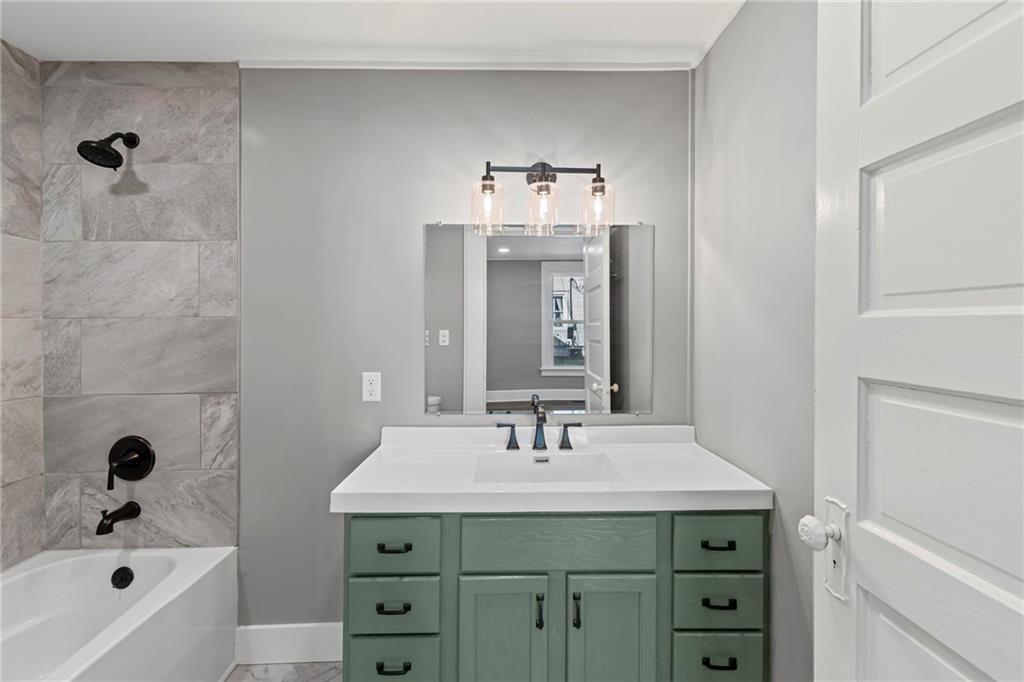 302 S Elm Street — photo 17