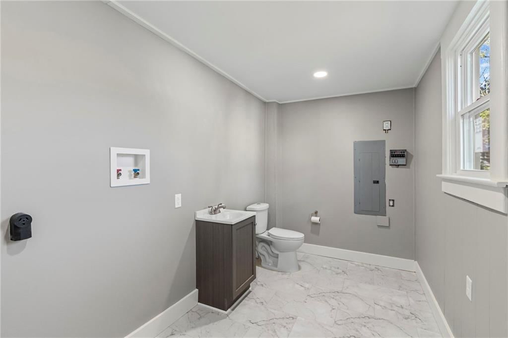 302 S Elm Street — photo 18