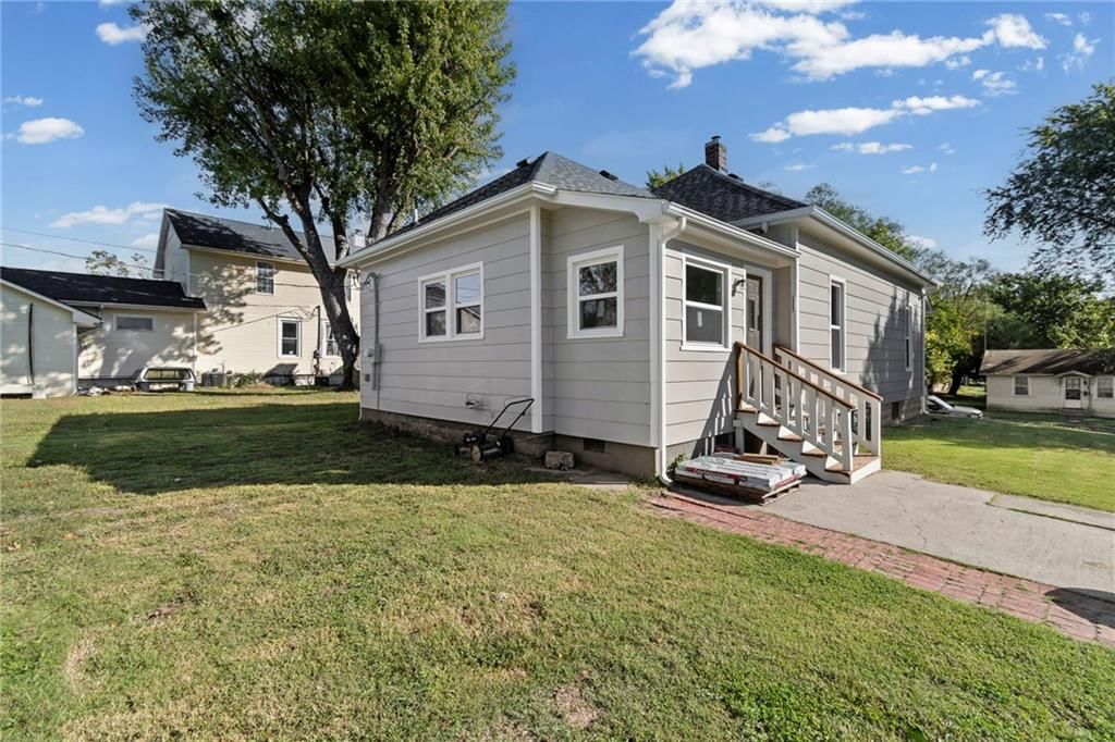 302 S Elm Street — photo 21