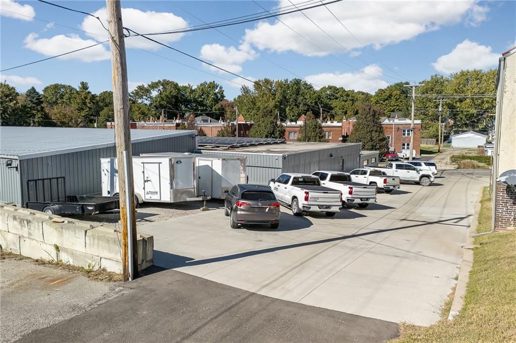 2302 Highly Street — photo 3