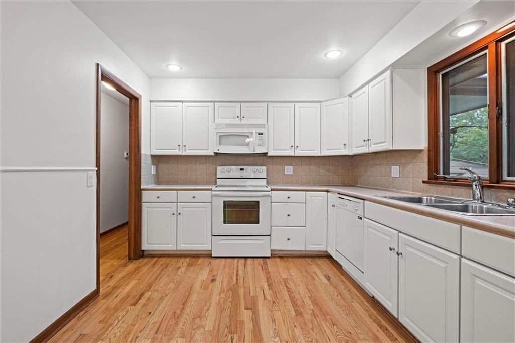 9615 W 92nd Terrace — photo 11