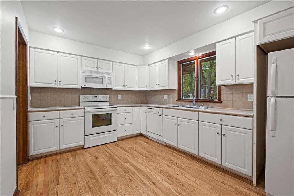 9615 W 92nd Terrace — photo 18