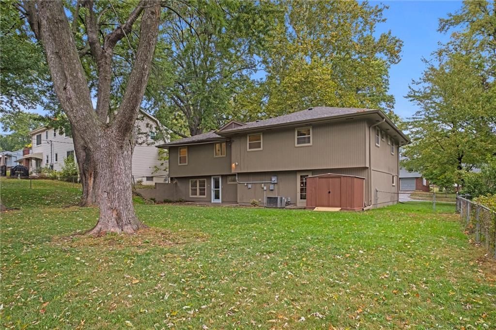 9615 W 92nd Terrace — photo 40