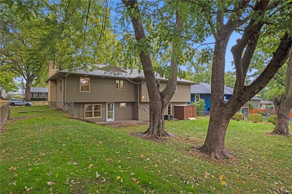 9615 W 92nd Terrace — photo 43