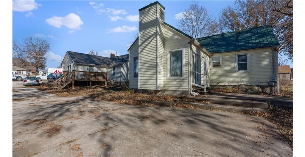 614 S Institute Street — photo 17