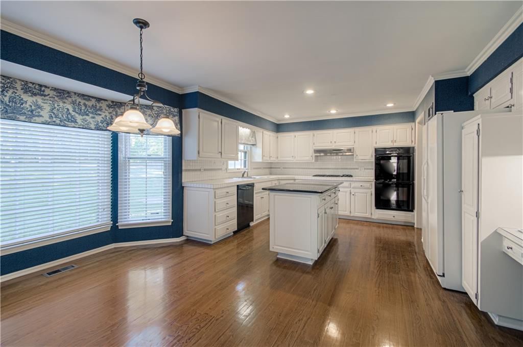 10316 Howe Drive — photo 13