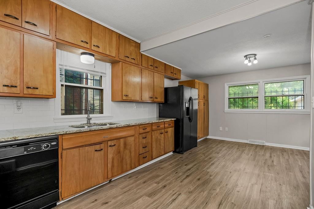 3224 E 28th Street — photo 11