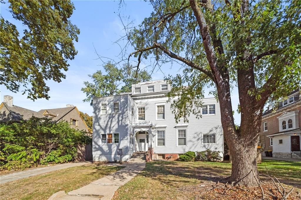 3933 Warwick Boulevard — photo 3