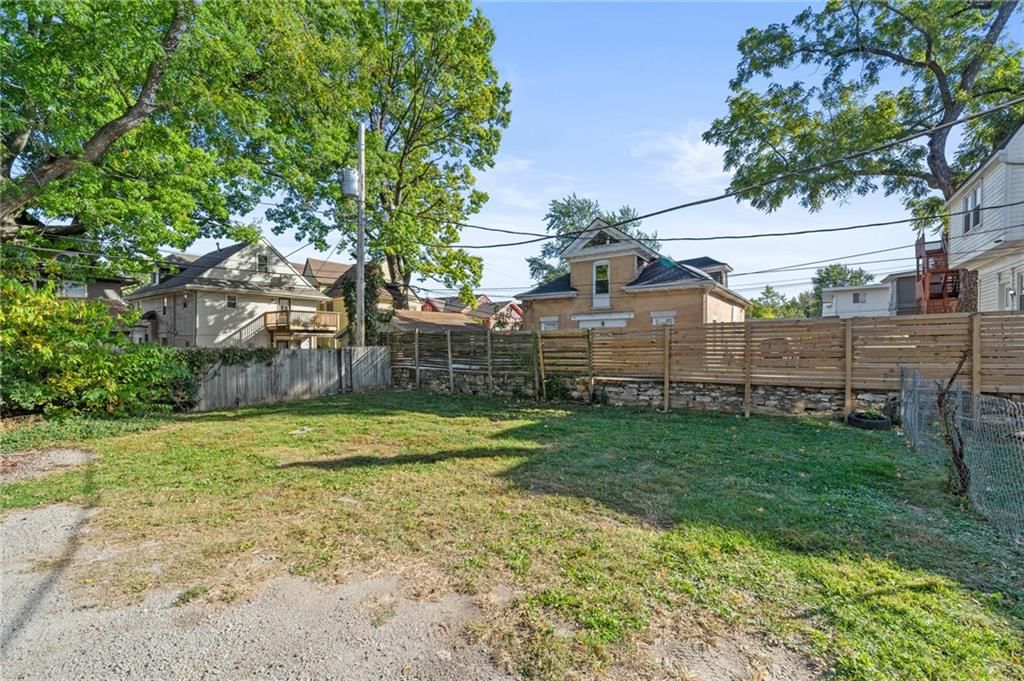 3933 Warwick Boulevard — photo 8