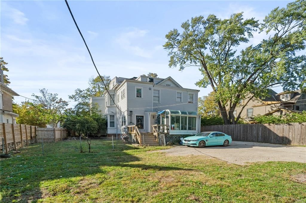 3933 Warwick Boulevard — photo 9