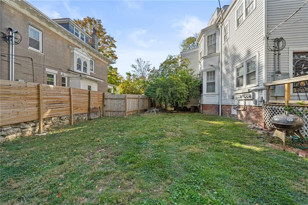 3933 Warwick Boulevard — photo 10