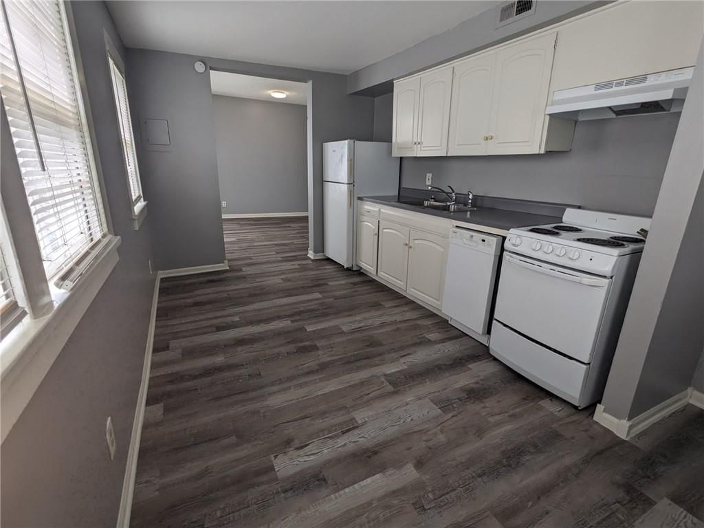3933 Warwick Boulevard — photo 17