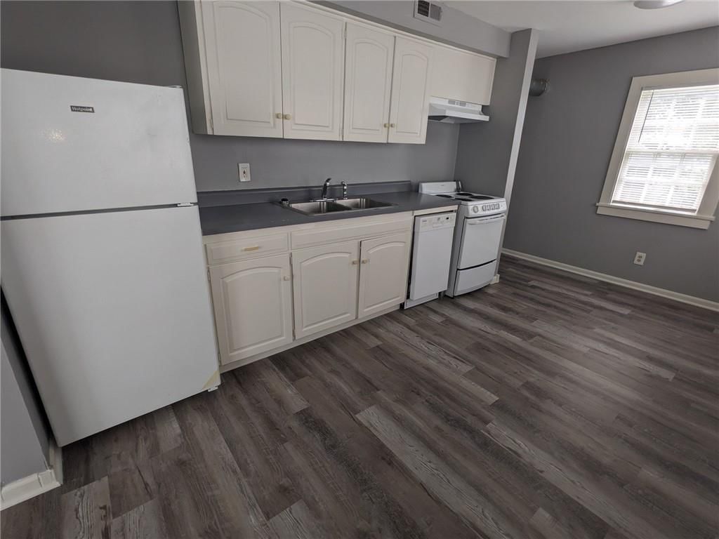 3933 Warwick Boulevard — photo 18