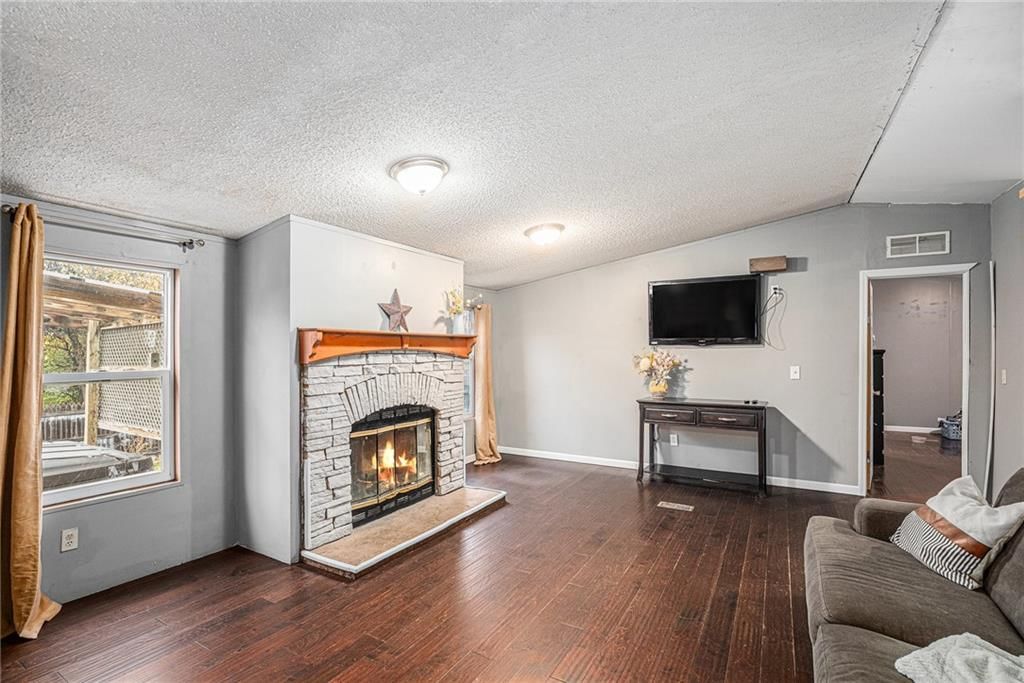 22030 W 178th Terrace — photo 4