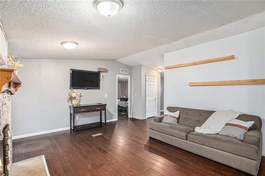 22030 W 178th Terrace — photo 5