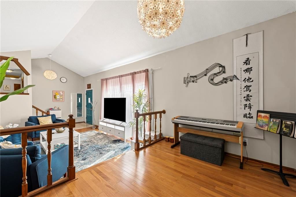 11105 Askew Avenue — photo 7