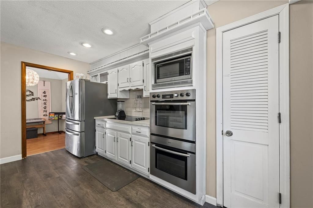 11105 Askew Avenue — photo 15