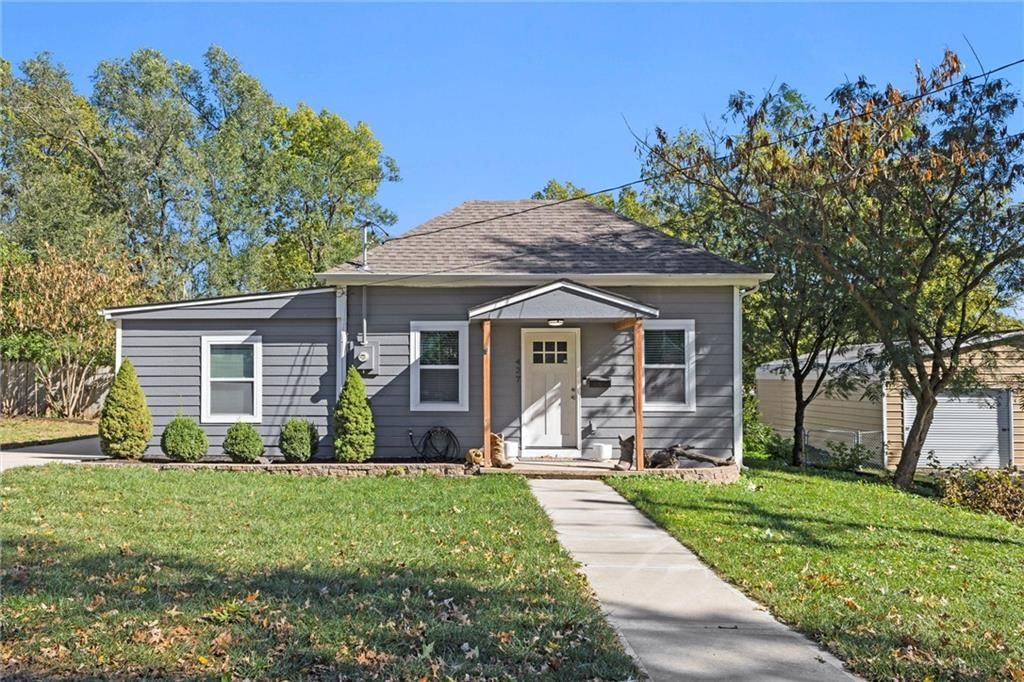 427 Allcutt Avenue, Bonner Springs, KS