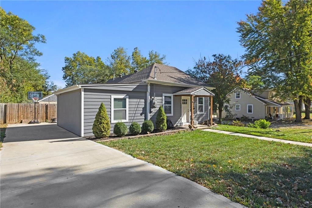 427 Allcutt Avenue — photo 4
