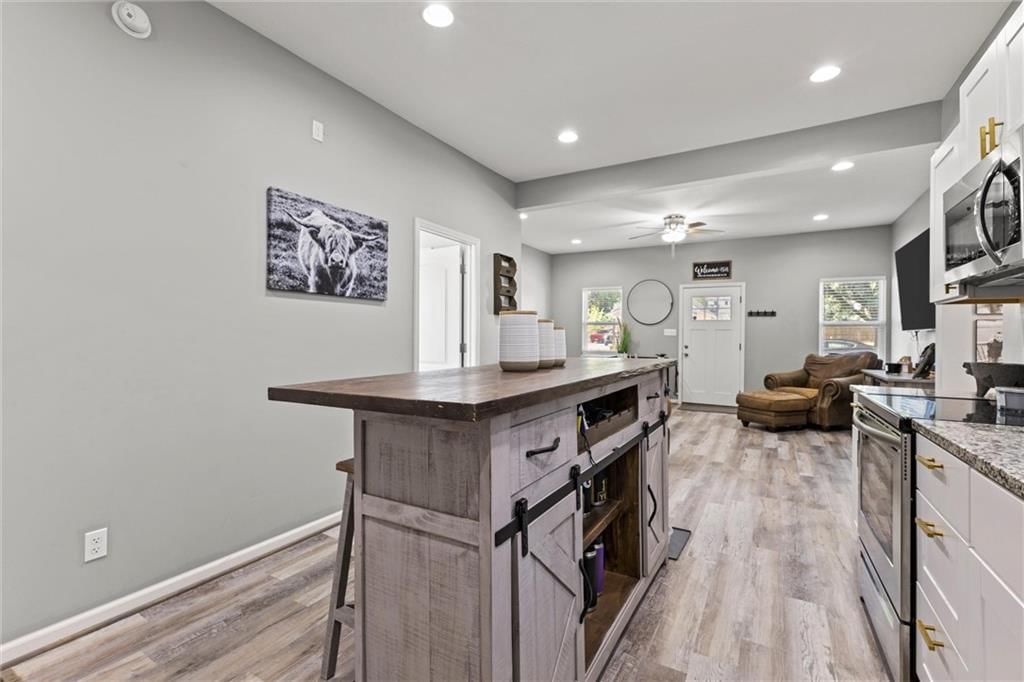 427 Allcutt Avenue — photo 12
