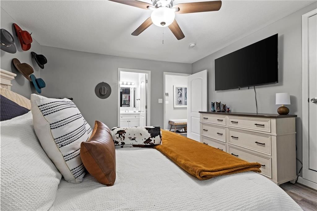 427 Allcutt Avenue — photo 16