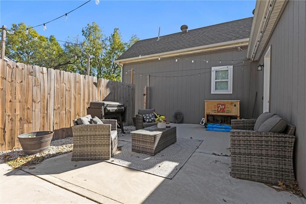 427 Allcutt Avenue — photo 25