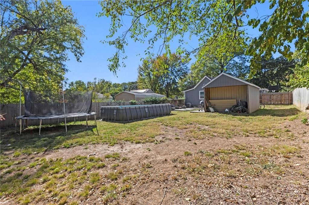 427 Allcutt Avenue — photo 28