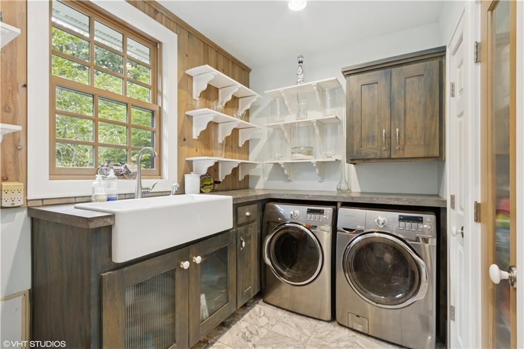 239 W 52nd Street — photo 21