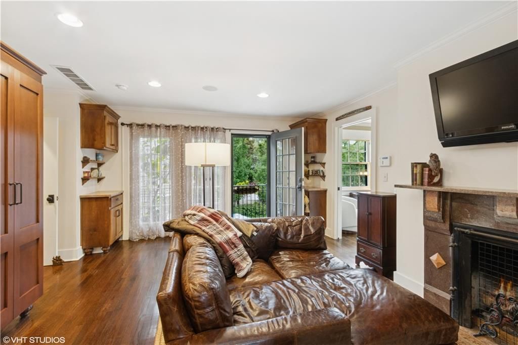 239 W 52nd Street — photo 22