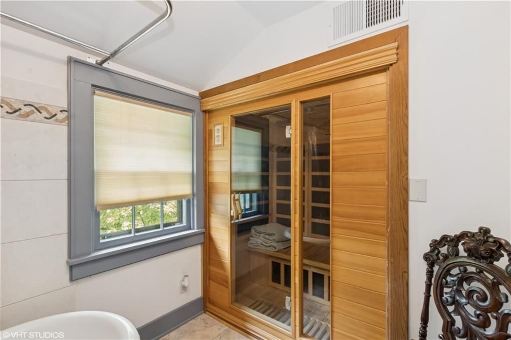 239 W 52nd Street — photo 38