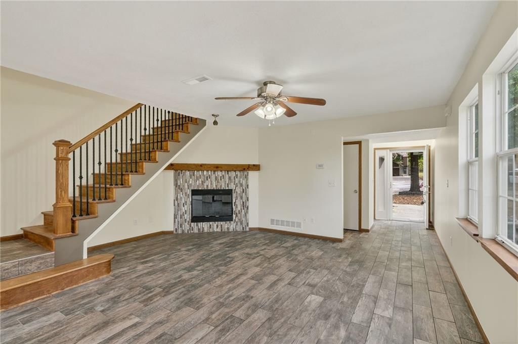 1389 NW Jefferson Court — photo 8