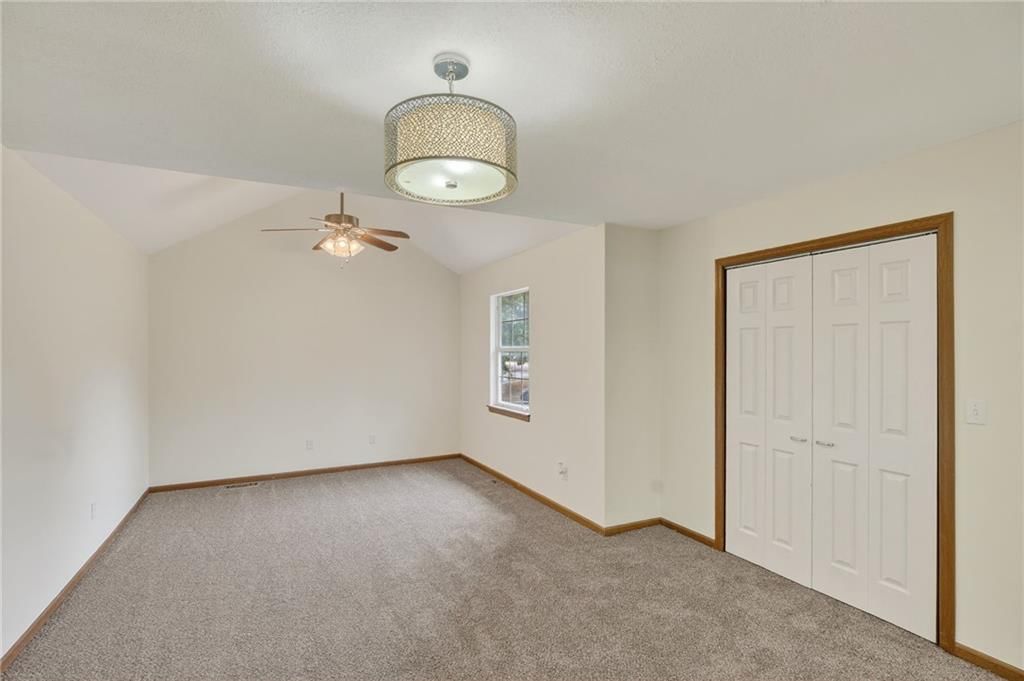 1389 NW Jefferson Court — photo 9
