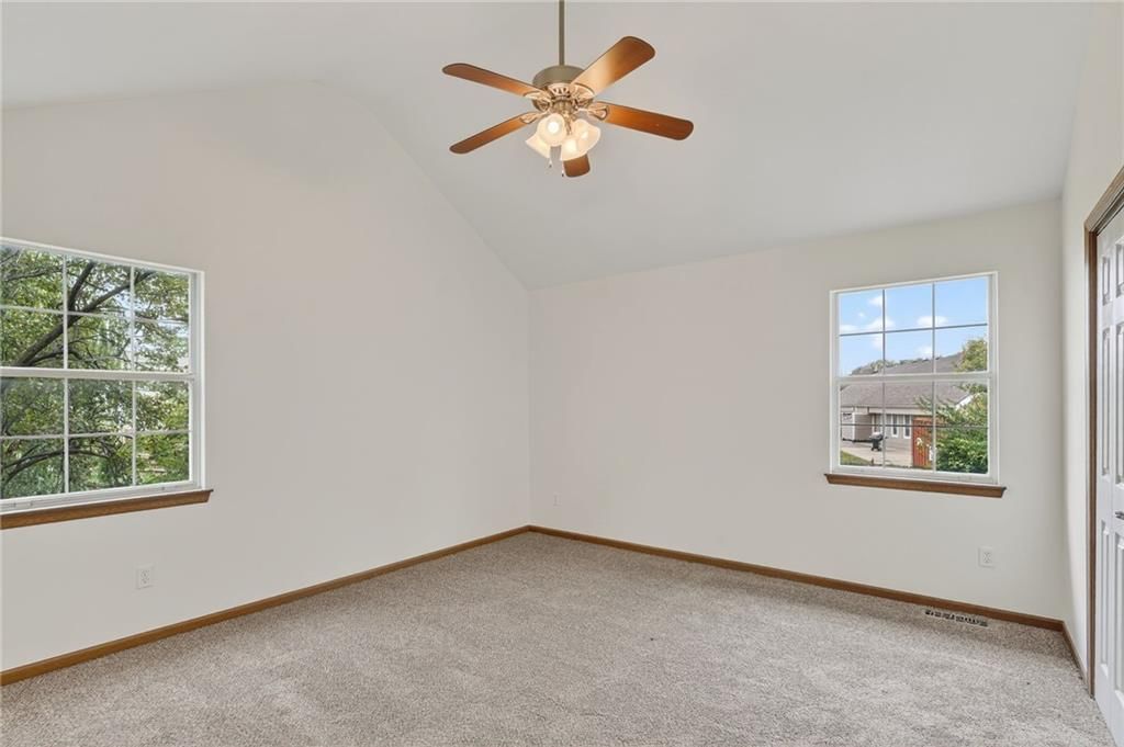 1389 NW Jefferson Court — photo 14
