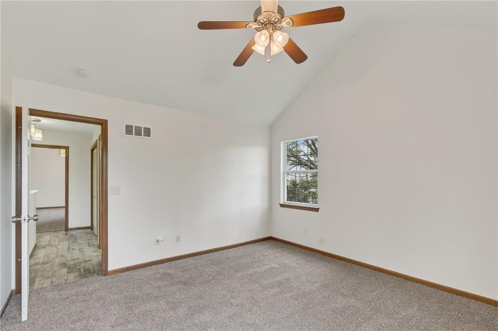1389 NW Jefferson Court — photo 16