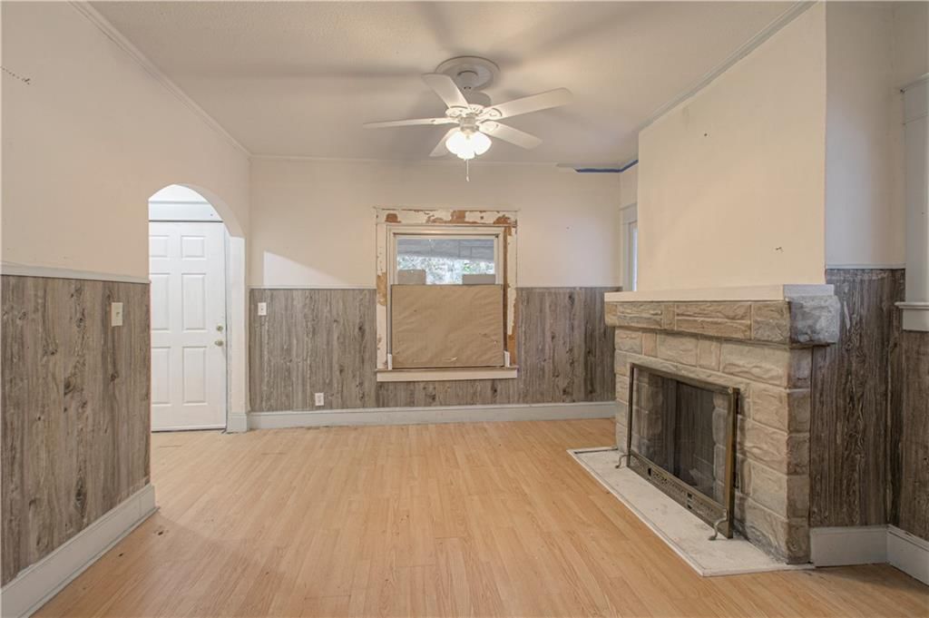 2825 E 10th Street — photo 8