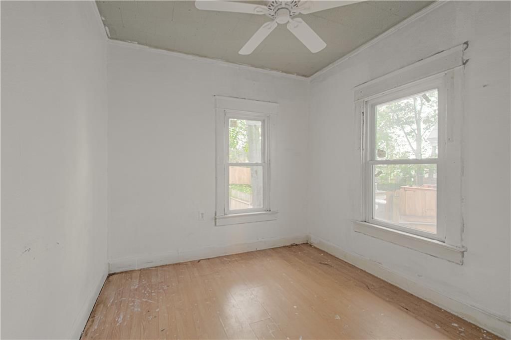2825 E 10th Street — photo 14