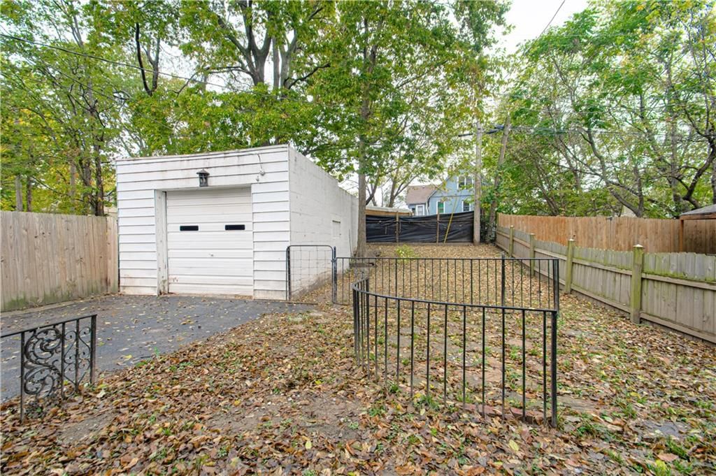 2825 E 10th Street — photo 18