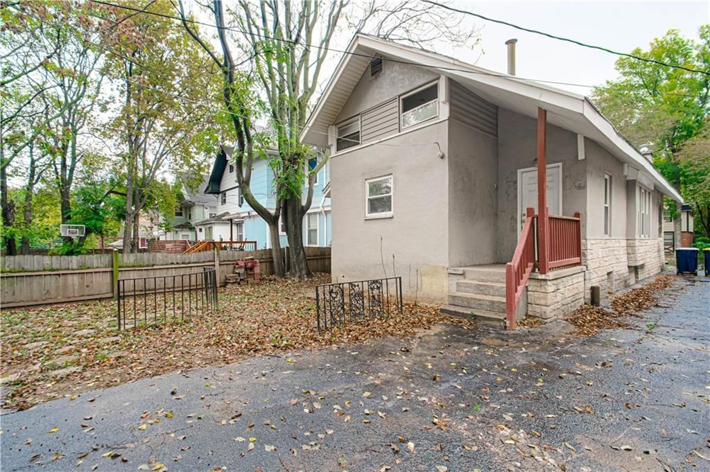 2825 E 10th Street — photo 20