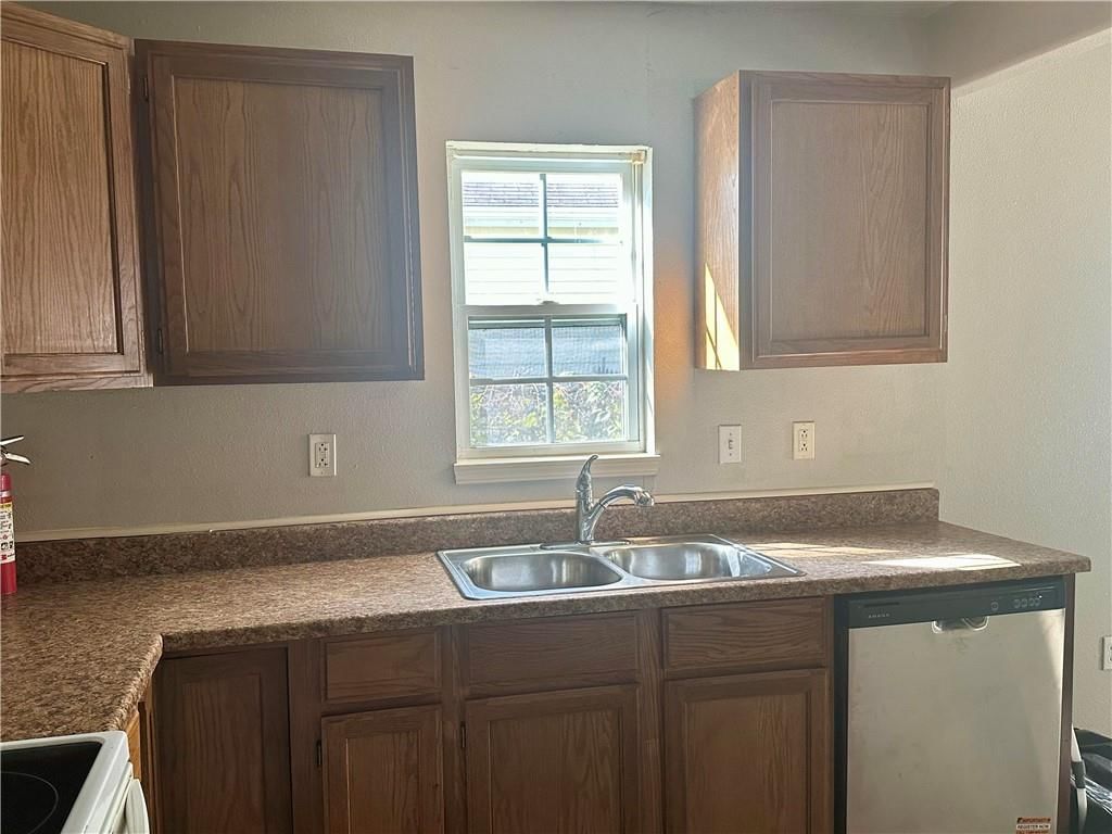 1017 S Locust N/A — photo 10