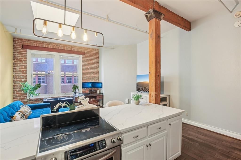 308 W 8th Street — photo 7