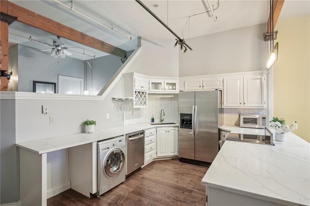 308 W 8th Street — photo 10