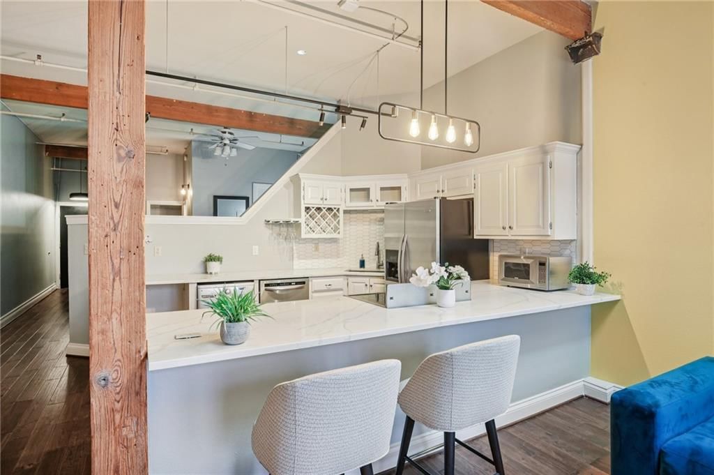 308 W 8th Street — photo 11