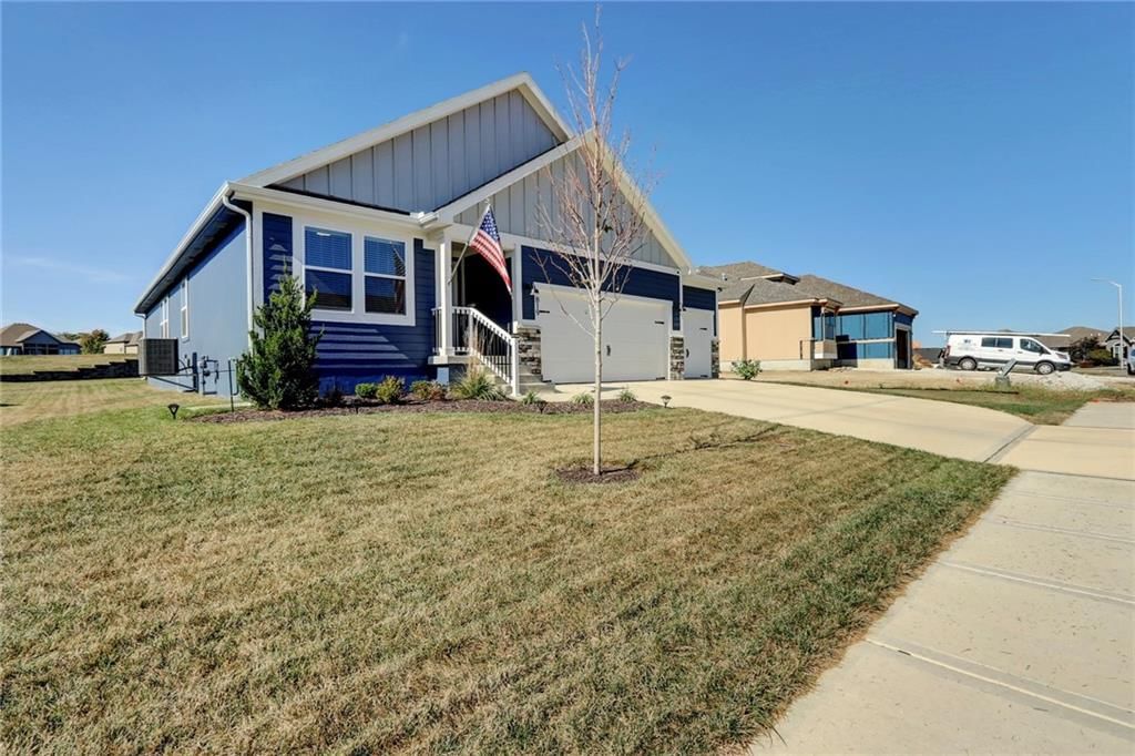 819 Bridgeshire Drive — photo 3