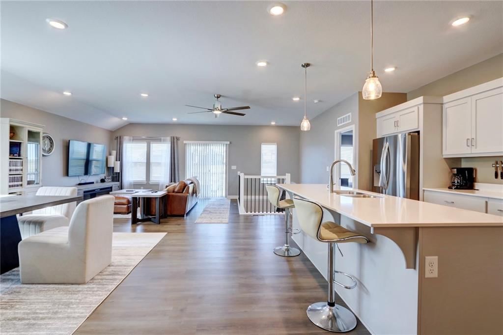 819 Bridgeshire Drive — photo 5