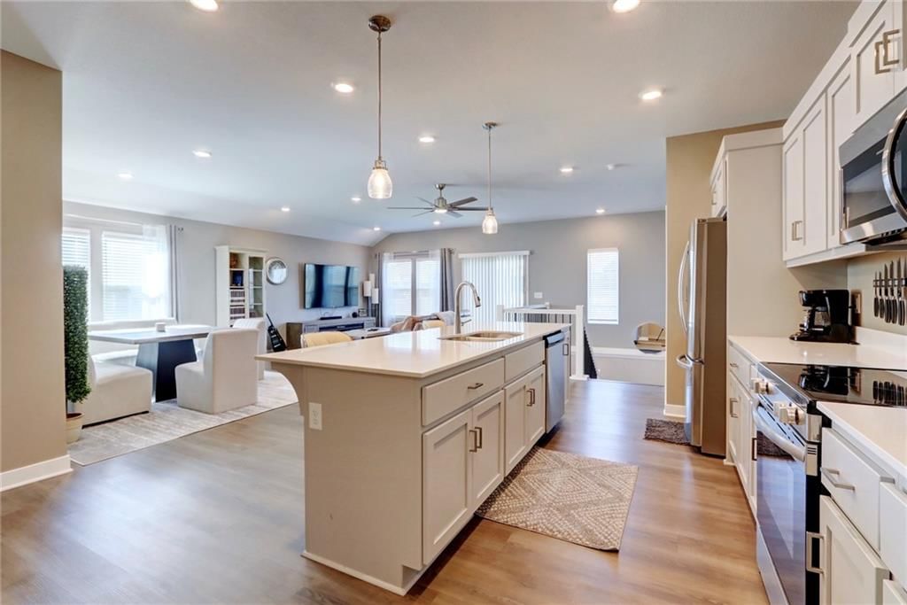 819 Bridgeshire Drive — photo 7