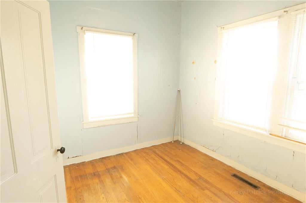 1015 Corby Street — photo 9